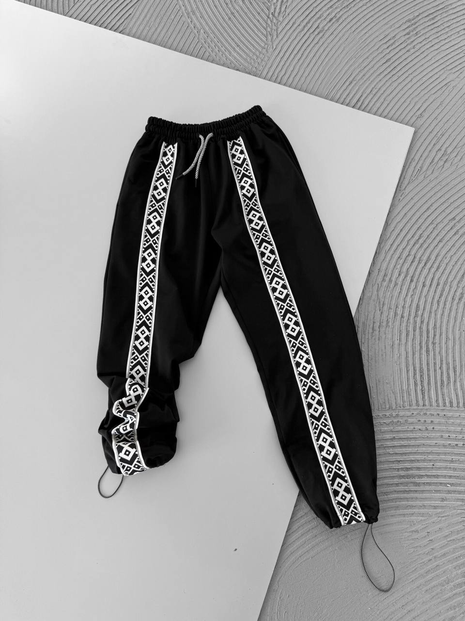 Unisex Cotton Joggers with Side Pattern / Black Streetwear Pants